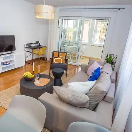 Good Mood 2-bedroom 10mins From Beach Poreč
