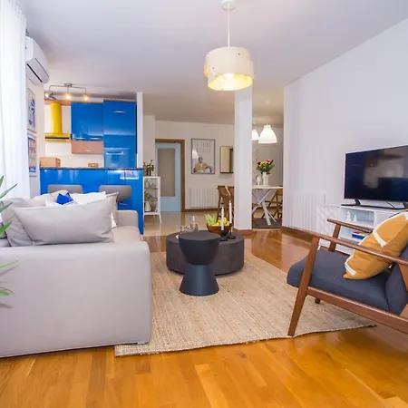 Good Mood 2-bedroom 10mins From Beach Apartment *