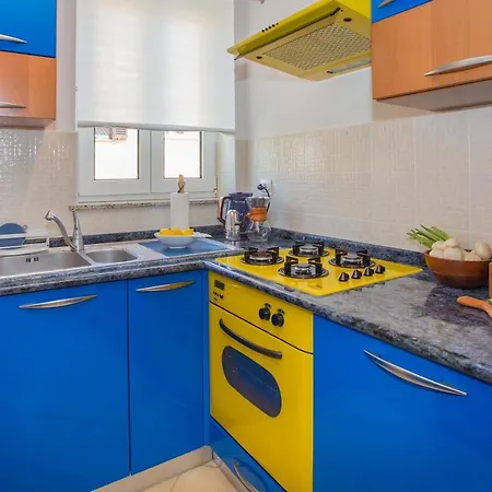 Apartment Good Mood 2-bedroom 10mins From Beach *