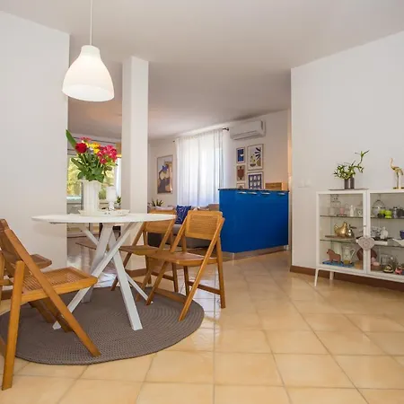 Good Mood 2-bedroom 10mins From Beach