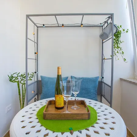 Good Mood 2-bedroom 10mins From Beach Porec