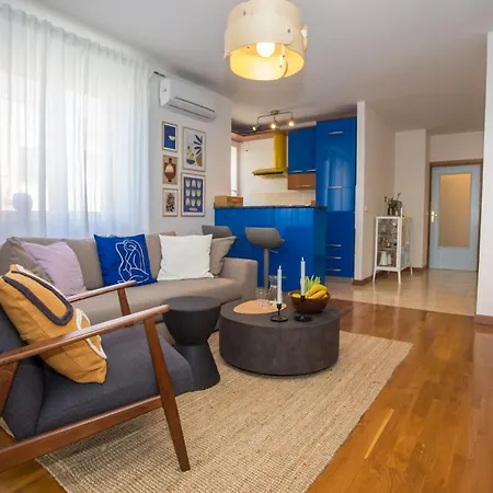 Good Mood 2-bedroom 10mins From Beach Porec