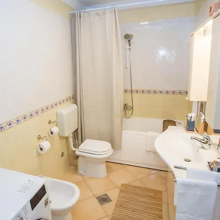 Good Mood 2-bedroom 10mins From Beach