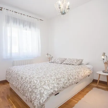 Good Mood 2-bedroom 10mins From Beach Apartment